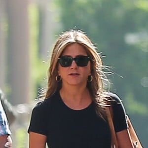 Exclusif - Jennifer Aniston arrive à un rendez-vous d'affaires à Beverly Hills, Los Angeles, Californie, Etats-Unis, le 24 octobre 2018.