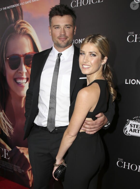Tom Welling et sa compagne Jessica Rose Lee lors de la première du film "The Choice" à Los Angeles, le 1er février 2016.