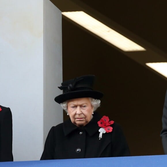 Camilla Parker Bowles, duchesse de Cornouailles, la reine Elisabeth II d'Angleterre et Catherine (Kate) Middleton, duchesse de Cambridge lors de la cérémonie du centenaire de l'armistice du 11 novembre 1918 au palais de Whitehall à Londres, Royaume Uni, le 11 novembre 2018.