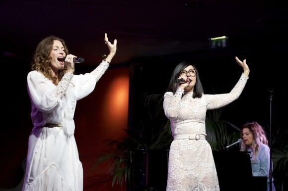 Exclusif - Aurélie Saada, Sylvie Hoarau (Les Brigitte) - 6ème édition du gala caritatif au profit de RoseUp Association sous la coupole du Printemps Haussmann à Paris le 12 novembre 2018. © Julio Piatti/Bestimage