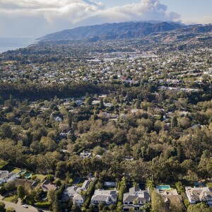 Exclusif - Les flammes se rapprochent de la maison de Laeticia Hallyday à Pacific Palisades le 9 novembre 2018. L'incendie le plus meurtier de la Californie depuis 1993 a déja fait plus de 70 morts.