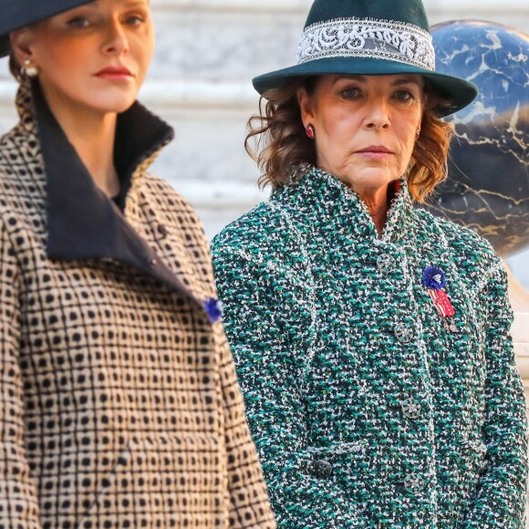 La princesse Charlene de Monaco et la princesse Caroline de Hanovre au palais princier de Monaco le 19 novembre 2018 lors de la prise d'armes dans le cadre des célébrations de la fête Nationale monégasque. © Dominique Jacovides/PRM/Bestimage