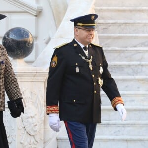 La princesse Charlene et le prince Albert II de Monaco au palais princier de Monaco le 19 novembre 2018 lors de la prise d'armes dans le cadre des célébrations de la fête Nationale monégasque. © Dominique Jacovides/PRM/Bestimage