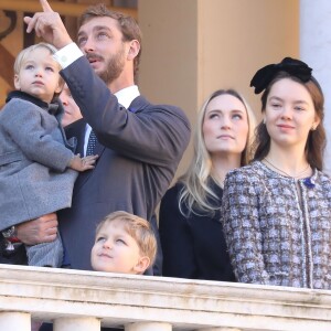 Pierre Casiraghi et son fils Stefano, Sacha Casiraghi (au balcon), la princesse Alexandra de Hanovre au palais princier de Monaco le 19 novembre 2018 lors de la prise d'armes dans le cadre des célébrations de la fête Nationale monégasque. © Dominique Jacovides/PRM/Bestimage