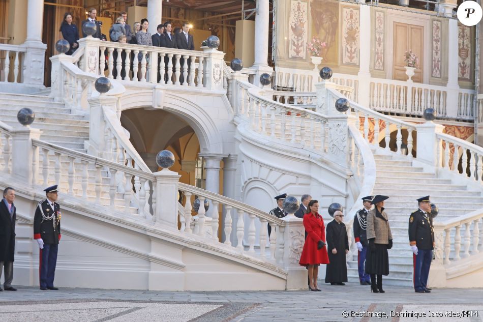 L'amour Royal De Ruyi Au Palais La famille princière monégasque au palais princier de Monaco le 19