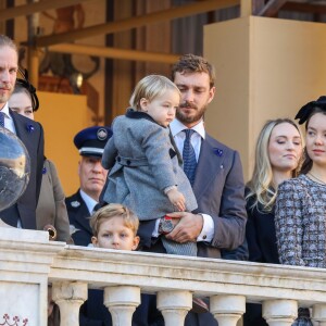 Tatiana Santo Domingo et Andrea Casiraghi avec leur fils Sacha (debout), Pierre Casiraghi et son fils Stefano, la princesse Alexandra de Hanovre, Roisin Galvin au palais princier de Monaco le 19 novembre 2018 lors de la prise d'armes dans le cadre des célébrations de la fête Nationale monégasque. © Dominique Jacovides /PRM/ Bestimage