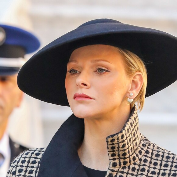 La princesse Charlene de Monaco et le prince Albert II de Monaco au palais princier de Monaco le 19 novembre 2018 lors de la prise d'armes dans le cadre des célébrations de la fête Nationale monégasque. © Dominique Jacovides/PRM/Bestimage