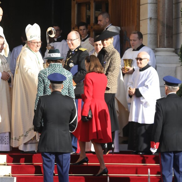 Le prince Albert II et la princesse Charlene de Monaco arrivant à la cathédrale Notre-Dame-Immaculée de Monaco lors de la Fête nationale monégasque le 19 novembre 2018. © Dominique Jacovides/Bestimage