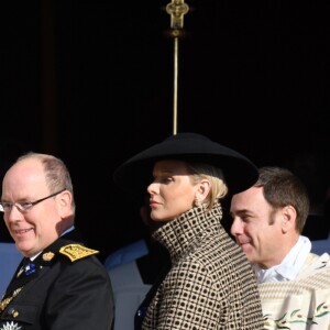 Le prince Albert II et la princesse Charlene de Monaco arrivant à la cathédrale Notre-Dame-Immaculée de Monaco lors de la Fête nationale monégasque le 19 novembre 2018. © Dominique Jacovides/Bestimage