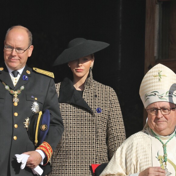 Le prince Albert II de Monaco et la princesse Charlene quittant la cathédrale Notre-Dame-Immaculée de Monaco lors de la Fête nationale monégasque le 19 novembre 2018. © Dominique Jacovides/Bestimage