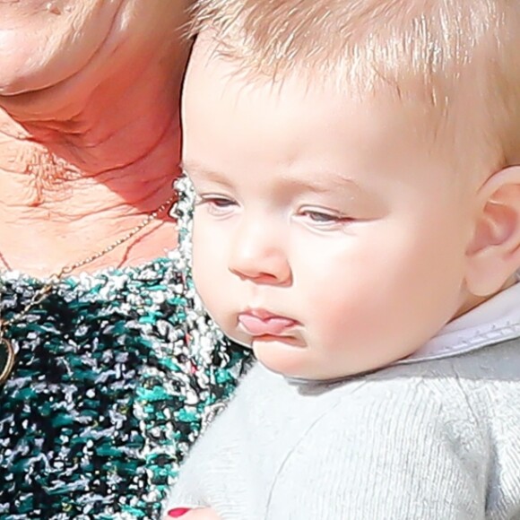 La princesse Caroline de Hanovre avec dans ses bras ses petits-enfants Maximilian Casiraghi, fils d'Andrea et de Tatiana Santo Domingo, et Francesco Casiraghi, fils de Pierre et Beatrice Borromeo, au balcon du palais princier à Monaco le 19 novembre 2018 pendant le défilé militaire pour la Fête nationale monégasque. © Dominique Jacovides/Bestimage