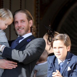 Andrea Casiraghi et son neveu Stefano, fils de Pierre Casiraghi, au balcon du palais princier à Monaco le 19 novembre 2018 pendant le défilé militaire pour la Fête nationale monégasque. © Dominique Jacovides/Bestimage