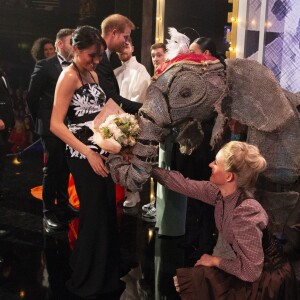 Le prince Harry, duc de Sussex, et Meghan Markle (enceinte), duchesse de Sussex assistent à la soirée Royal Variety Performance à Londres le 19 novembre 2018.