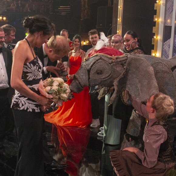 Le prince Harry, duc de Sussex, et Meghan Markle (enceinte), duchesse de Sussex assistent à la soirée Royal Variety Performance à Londres le 19 novembre 2018.