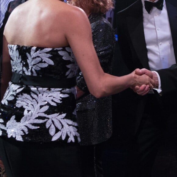 Rory Bremner - Le prince Harry, duc de Sussex, et Meghan Markle (enceinte), duchesse de Sussex assistent à la soirée Royal Variety Performance à Londres le 19 novembre 2018.