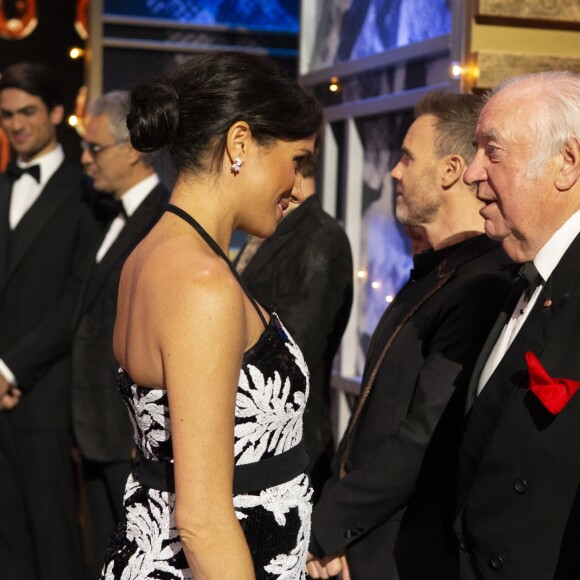 Jimmy Tarbuck - Le prince Harry, duc de Sussex, et Meghan Markle (enceinte), duchesse de Sussex assistent à la soirée Royal Variety Performance à Londres le 19 novembre 2018.