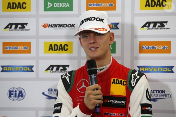 Mick Schumacher lors de la remise de prix du grand prix de Formule 3 de Spielberg en Autriche le 23 septembre 2018.