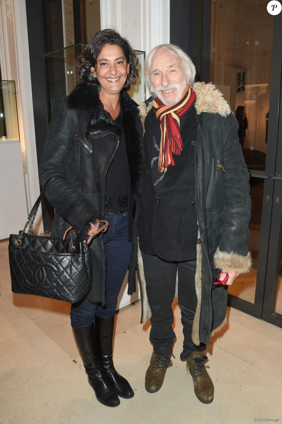 Pierre Richard Et Sa Femme Ceyla Lacerda A La Seance De Dedicaces Du Livre De Mme Kazuko Masui Kenzo Takada A La Librairie Artcurial A Paris Le 21 Novembre 201 Purepeople