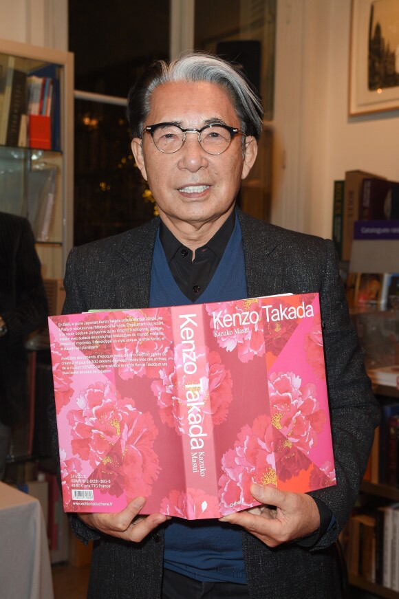 Kenzo Takada à la séance de dédicaces du livre de Mme Kazuko Masui "Kenzo Takada" à la librairie Artcurial à Paris, le 21 novembre 2018. © Guirec Coadic/Bestimage