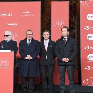 Jeanne d'Hauteserre (maire du 8ème arrondissement de Paris), Anne Hidalgo (maire de Paris), Karl Lagerfeld et Jean-Noël Reinhardt (président du Comité Champs-Elysées) lors de l'illumination des Champs-Elysées à l'ocassion des Fêtes de Noël. Paris, le 22 novembre 2018. © Guirec Coadic/Bestimage