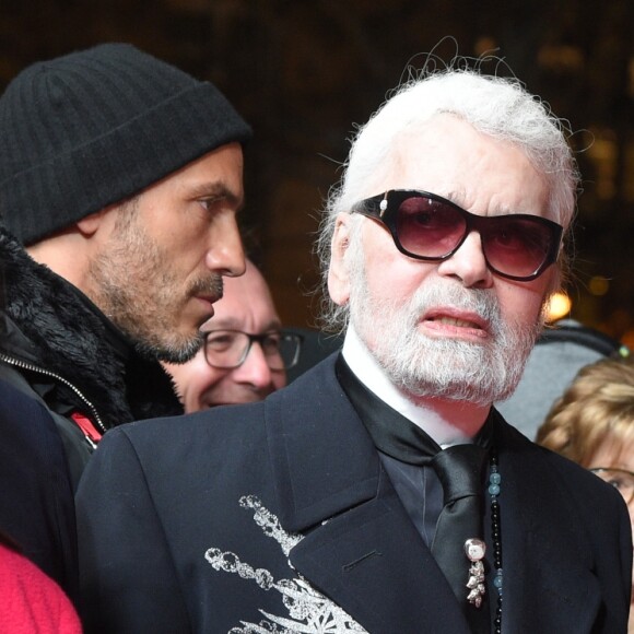 Jeanne d'Hauteserre (maire du 8ème arrondissement de Paris), Karl Lagerfeld et Anne Hidalgo (maire de Paris) lors de l'illumination des Champs-Elysées à l'ocassion des Fêtes de Noël. Paris, le 22 novembre 2018. © Guirec Coadic/Bestimage