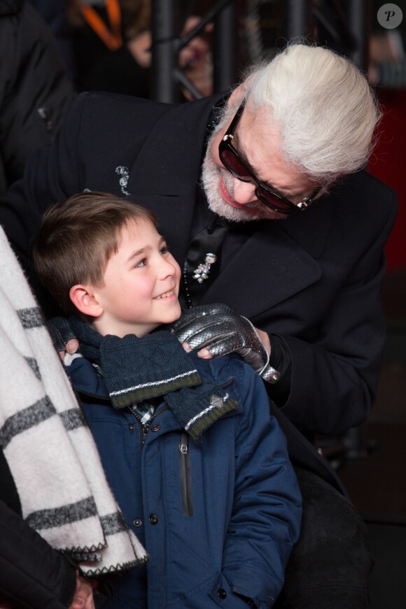 Karl Lagerfeld lors de l'illumination des Champs-Elysées à l'ocassion des Fêtes de Noël. Paris, le 22 novembre 2018.