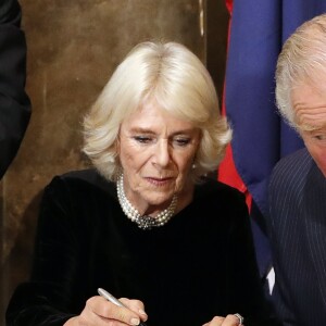 Le prince Charles, prince de Galles, et Camilla Parker Bowles, duchesse de Cornouailles, visitent l'Australia House à l'occasion du centenaire de sa construction à Londres, le 22 novembre 2018.