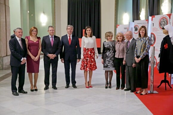 La reine Letizia d'Espagne assiste au 100e anniversaire de l'école des soins infirmiers à l'hôpital central de la Croix-Rouge de San José à Madrid le 10 novembre 2018.