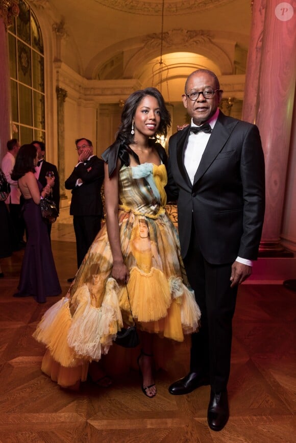 Exclusif - True Whitaker (robe Gaultier Paris) et son père Forest Whitaker - Débutantes à l'hôtel Shangri-La Hotel, Paris - Le Bal 2018, vingt-sixième édition, Paris, le 24 novembre 2018 © Le Bal / Borde-Jacovides-Moreau / Bestimage Les partenaires du Bal: Payal New York, le joaillier du Bal Shangri-La Hotel, Paris, l'hôtel du Bal Renault, la voiture du Bal Les charités du Bal: Seleni et Enfants d'Asie / Le maquillage: By Terry / Le coiffeur: Alexandre de Paris