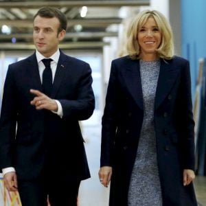 Klaus Iohannis, président de la Roumanie, sa femme Carmen, le président Emmanuel Macron, sa femme Brigitte lors de la visite du Centre Georges Pompidou avec M. K.Iohannis, Président de la Roumanie, à l'occasion de l'ouverture de la saison croisée France-Roumanie le 27 novembre 2018. © Nicolas Tavernier / Pool / Bestimage