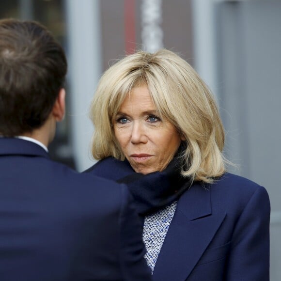 Le président Emmanuel Macron et sa femme Brigitte lors de la visite du Centre Georges Pompidou avec M. K.Iohannis, Président de la Roumanie, à l'occasion de l'ouverture de la saison croisée France-Roumanie le 27 novembre 2018. © Nicolas Tavernier / Pool / Bestimage