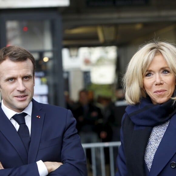 Le président Emmanuel Macron et sa femme Brigitte lors de la visite du Centre Georges Pompidou avec M. K.Iohannis, Président de la Roumanie, à l'occasion de l'ouverture de la saison croisée France-Roumanie le 27 novembre 2018. © Nicolas Tavernier / Pool / Bestimage