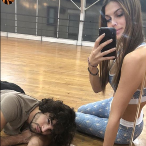 Mercredi 28 novembre 2018, Iris Mittenaere pas tout à fait remise de sa blessure au dos, à quelques jours de la grande finale de "Danse avec les stars 9" (TF1).