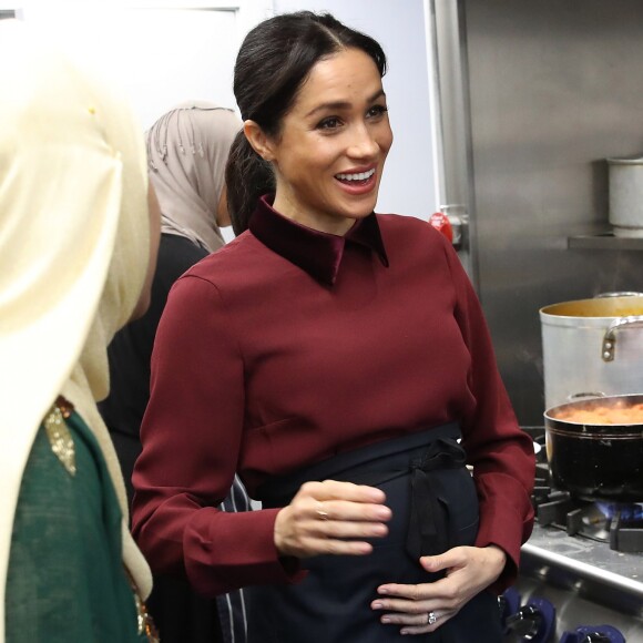 Meghan Markle (enceinte), duchesse de Sussex, rend visite à la Hubb Community Kitchen à Londres le 21 novembre 2018.