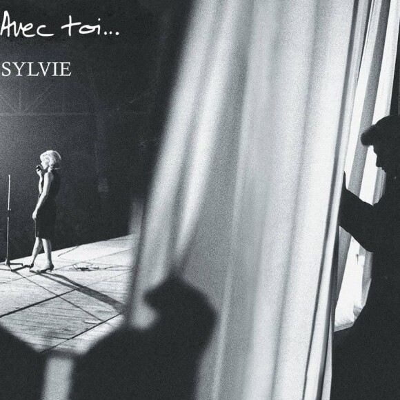 Couverture de la pochette de l'album de reprises de Sylvie Vartan "Avec toi..." sorti le 30 novembre 2018