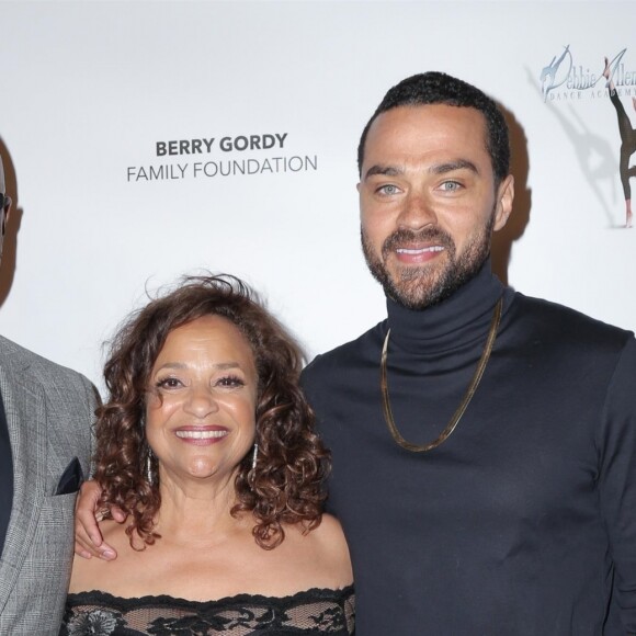 Jessie Williams avec James Pickens Jr. et Debbie Allen à la 18ème soirée caritative annuelle D. Allen Dance Academy au Wallis Annenberg Center à Beverly Hills, le 1er novembre 2018