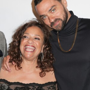 Jessie Williams avec Debbie Allen à la 18ème soirée caritative annuelle D. Allen Dance Academy au Wallis Annenberg Center à Beverly Hills, le 1er novembre 2018