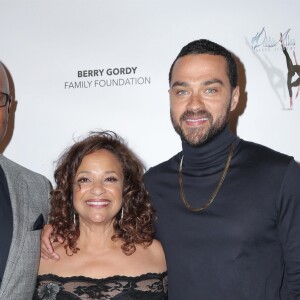 Jessie Williams avec James Pickens Jr. et Debbie Allen à la 18ème soirée caritative annuelle D. Allen Dance Academy au Wallis Annenberg Center à Beverly Hills, le 1er novembre 2018