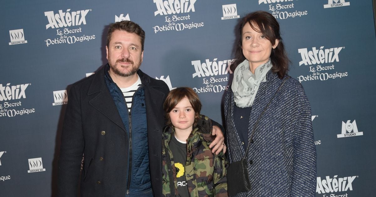 Bruno Guillon et sa femme Marion avec leur fils Anatole - Avant-première du film Astérix : Le ...