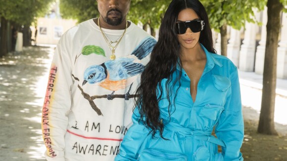 Kim Kardashian et Kanye West de retour à Paris, plus d'un an et demi après le braquage subi par Kim. Extrait de "L'incroyable famille Kardashian" diffusée en décembre 2018.