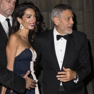 George et Amal Clooney se rendant au dîner de l'association des correspondants de l'ONU au Cipriani à New York le 5 décembre 2018