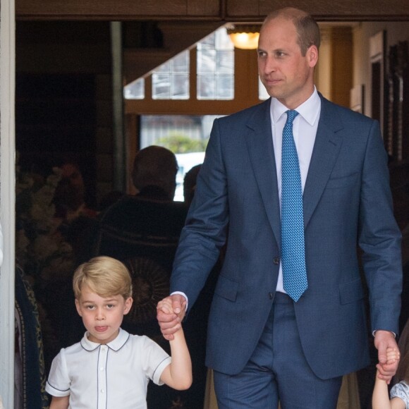 Le prince William, duc de Cambridge, Kate Catherine Middleton, duchesse de Cambridge, et leurs enfants, la princesse Charlotte, le prince George et le prince Louis - La famille royale d'Angleterre lors du baptême du prince Louis en la chapelle St James à Londres. Le 9 juillet 2018