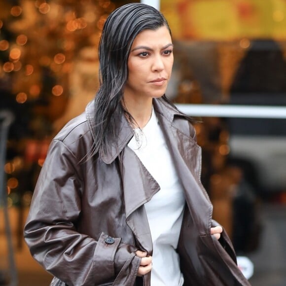 Exclusif - Kim et Kourtney Kardashian sont allées faire du shopping chez Aldik Home à Van Nuys, le 6 décembre 2018