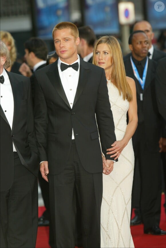 Brad Pitt et sa femme Jennifer Aniston lors du du 57ème Festival International du Film de Cannes, le 13 mai 2004. © Frédéric Piau/Bestimage