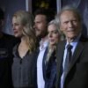 Clint Eastwood avec sa famille lors de la première du film "The mule" (La Mule) au Regency Village Theater à Westwood le 10 décembre 2018.