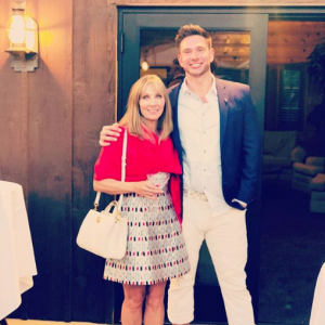 Laurie Eastwood avec son fils Lowell Thomas IV