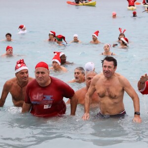 Christian Estrosi, le maire de Nice, a participé au 74ème traditionnel bain de Noel à Nice, le 16 décembre 2018. © Bruno Bebert/Bestimage