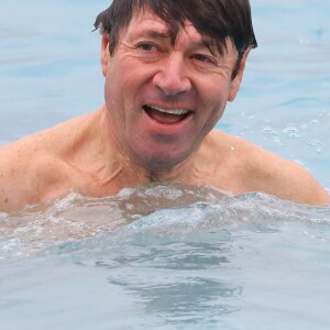 Christian Estrosi, le maire de Nice, a participé au 74ème traditionnel bain de Noel à Nice, le 16 décembre 2018. © Bruno Bebert/Bestimage