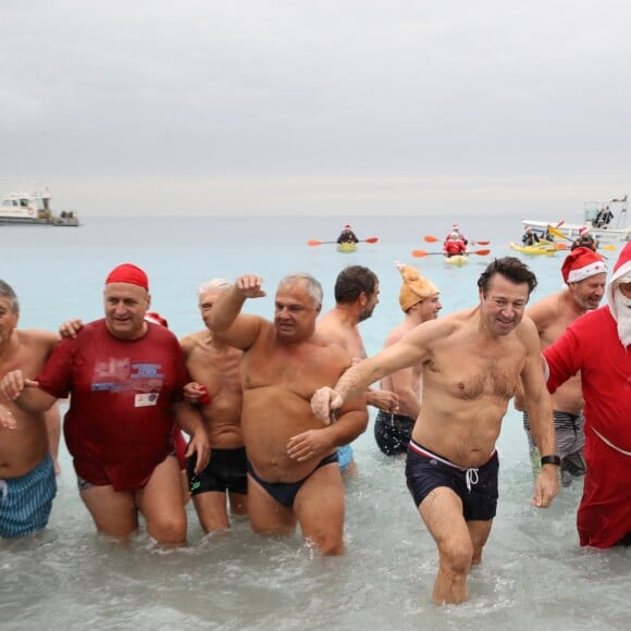 Christian Estrosi, le maire de Nice, a participé au 74ème traditionnel bain de Noel à Nice, le 16 décembre 2018. © Bruno Bebert/Bestimage