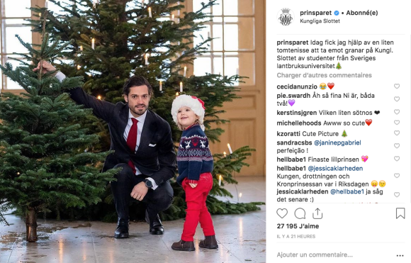 Le prince Carl Philip de Suède et son fils le prince Alexander lors de la livraison des sapins de Noël au palais royal le 17 décembre 2018. © Instagram Carl Philip et Sofia de Suède.
